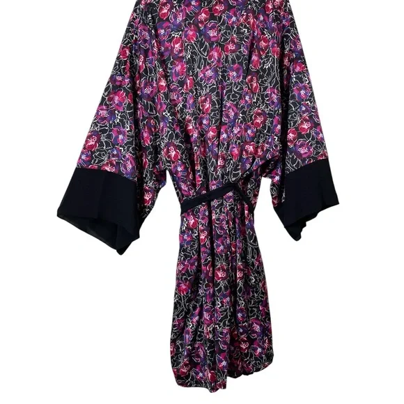 torrid Kimono Sleeve Midi Robe - Satin Floral Black Water Outline Floral 3X / 4X - Picture 7 of 16
